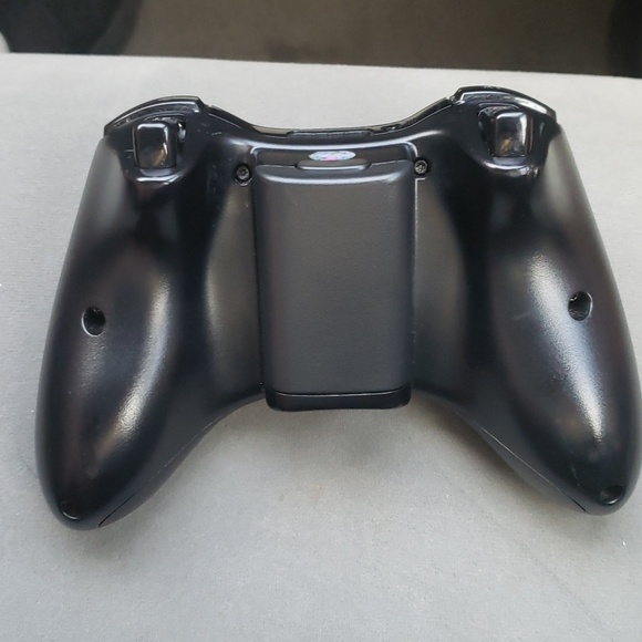 X-Box 360 Controller - Picture 2 of 3